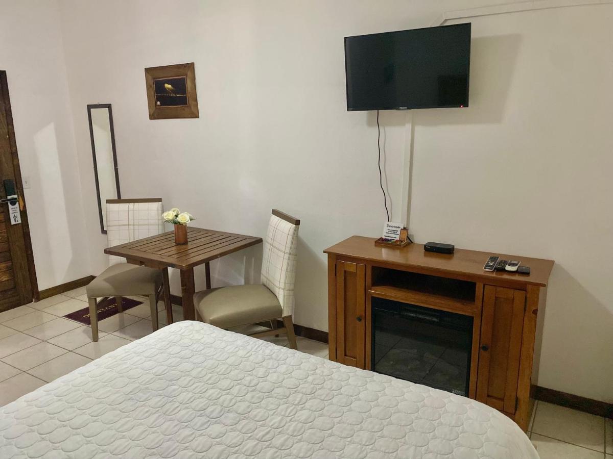 Hotel Valle 13 Ruta Del Vino Вале де Гуадалупе Екстериор снимка